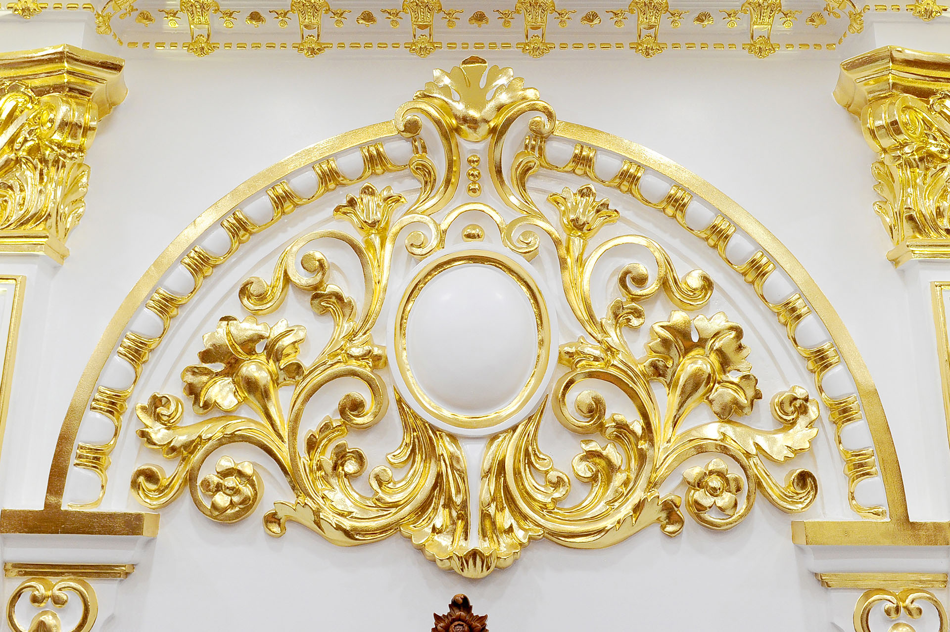 Ưu Điểm Và Nhược Điểm Của Phù Điêu Nhựa PU